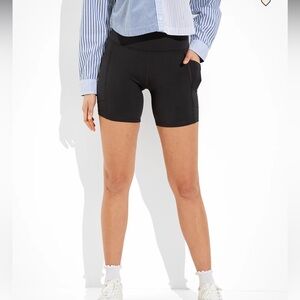 American Eagle Everything Pocket Super High-Waisted 6" Bike Short